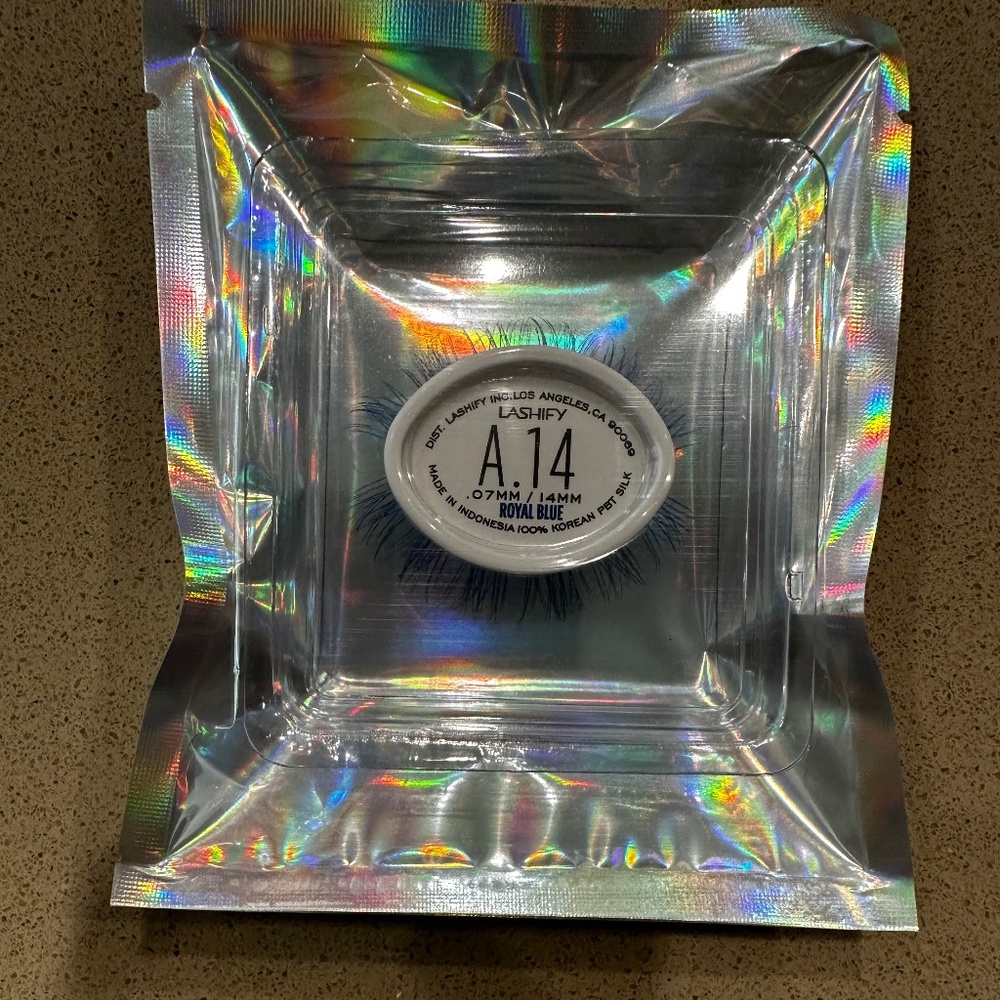 Lashify False Lash in Royal Kim Blue Gossamer Lash - A.14 Long